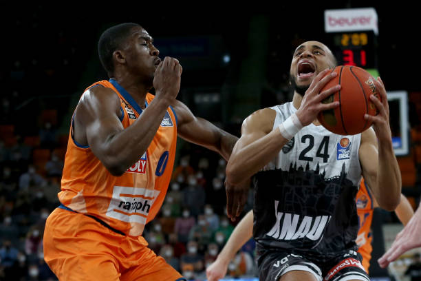 德甲赛场迎 德甲赛场迎